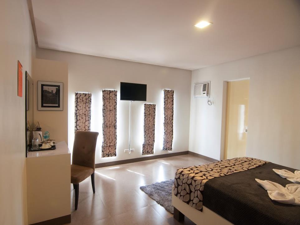 Avenue One Hotel Upper Digos Eksteriør billede