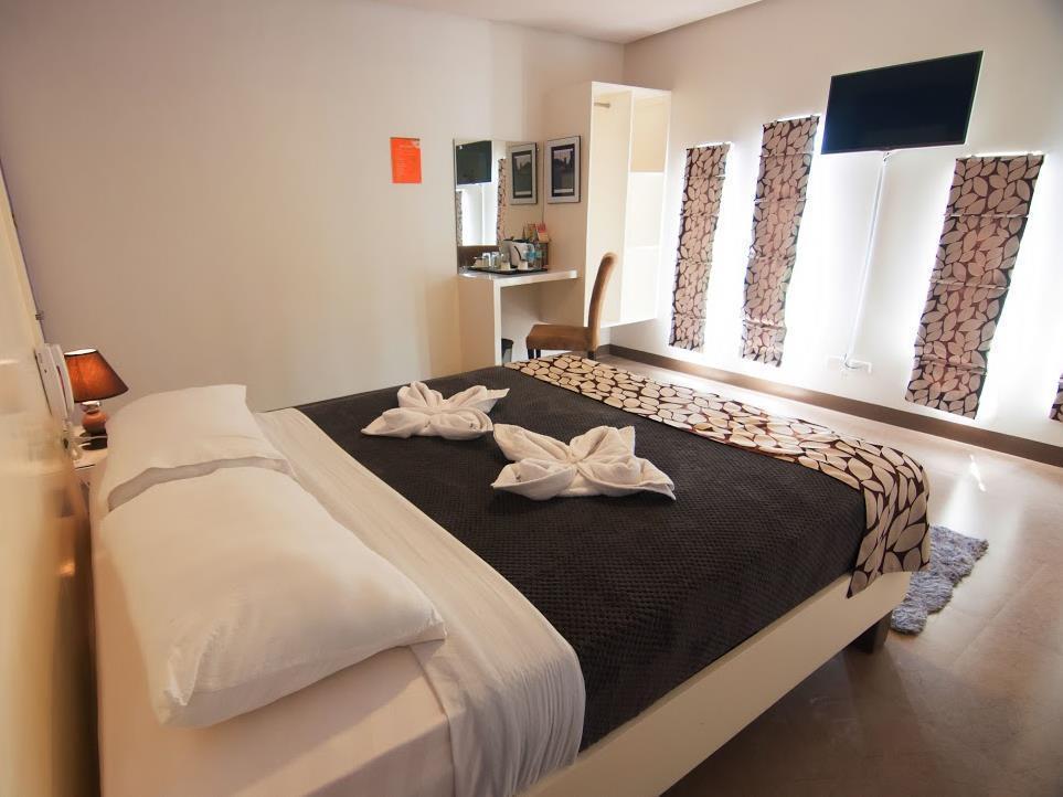 Avenue One Hotel Upper Digos Eksteriør billede